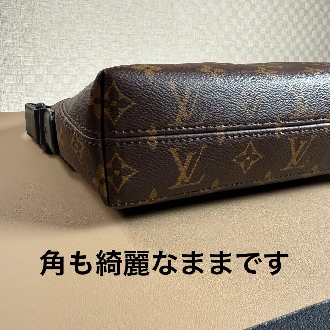 ルイヴィトンモノグラムマカサー　マグネティックメッセンジャーバッグ　M45557