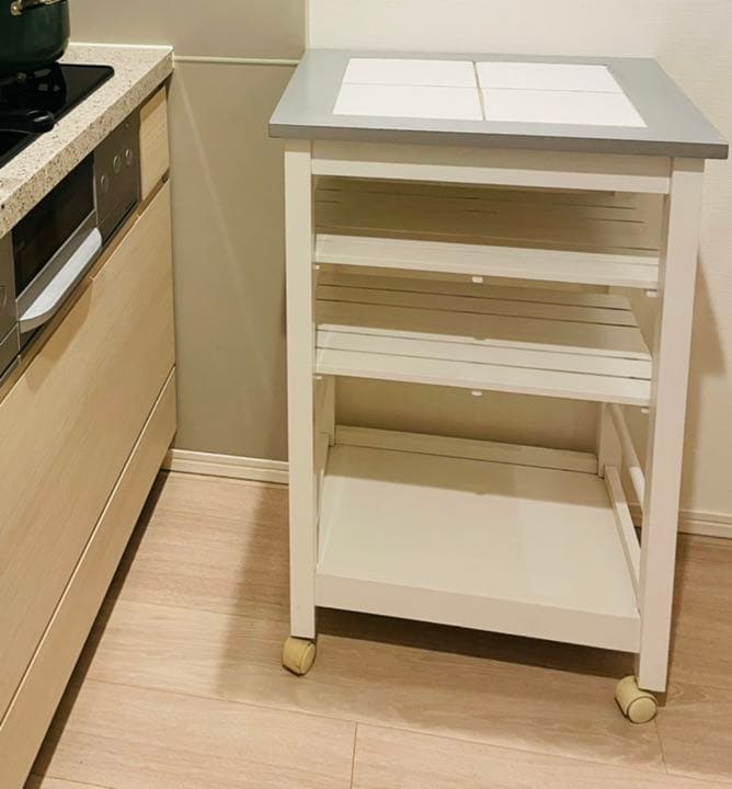 キャスター付きキッチンテーブル