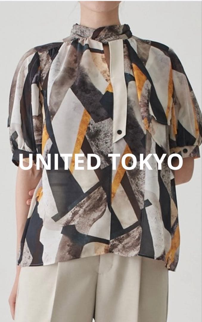 【UNITED TOKYO】アーチスカルプチャープリントブラウス
