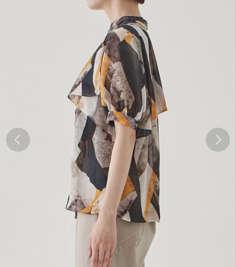 【UNITED TOKYO】アーチスカルプチャープリントブラウス