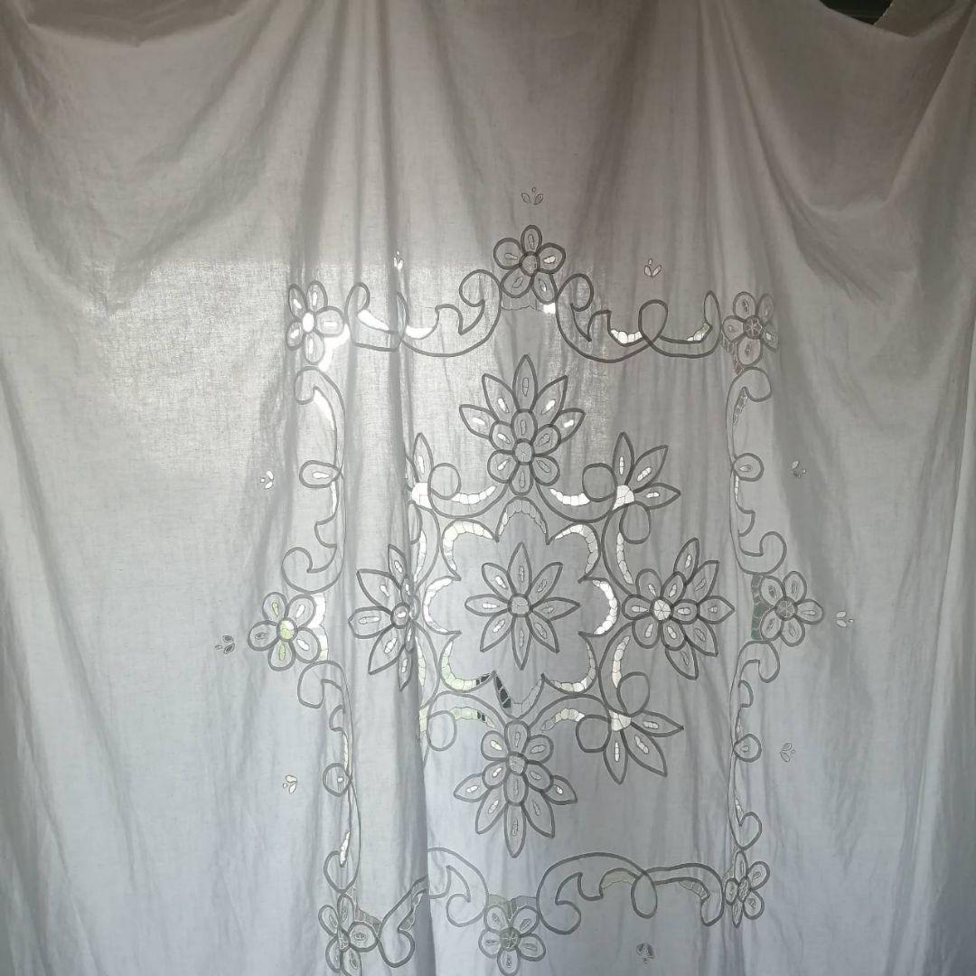 イギリスヴィンテージ　シャワーカーテン　カットワーク　間仕切りカーテン