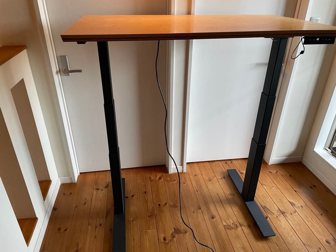 BORDERLESS FeEL 電動スタンディングデスク