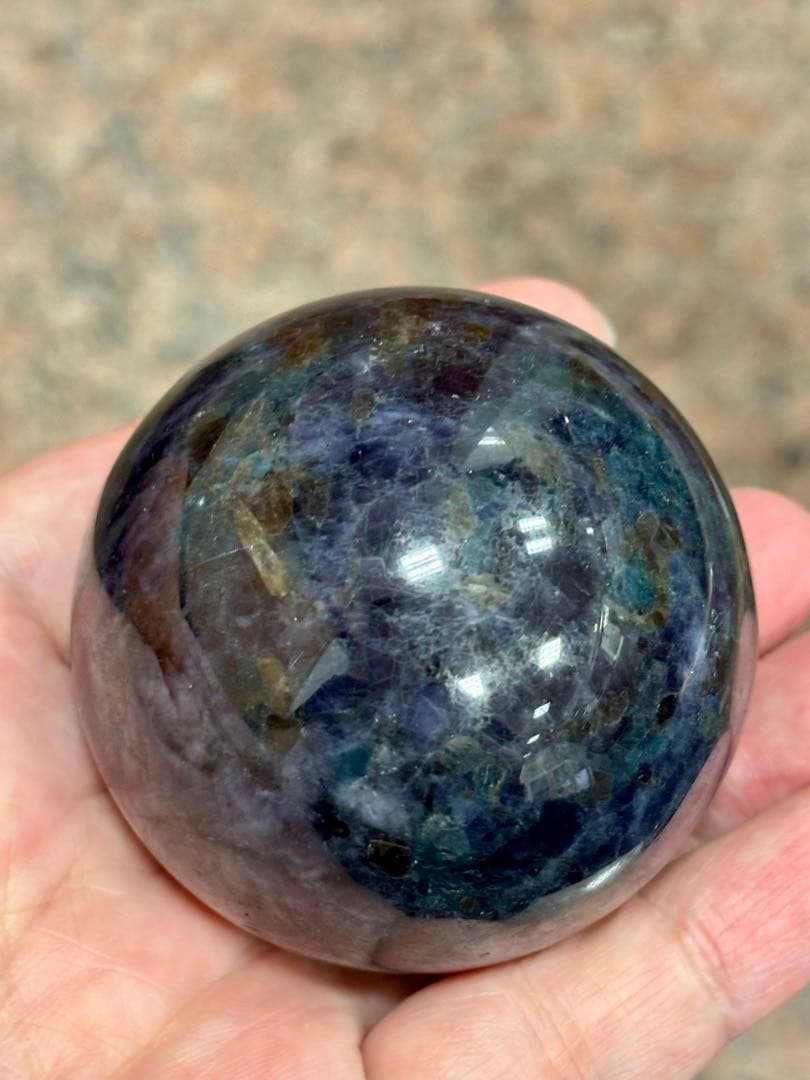 レアストーン　アイオライト&エメラルド&トルマリン&マイカ共生　スフィア5.65