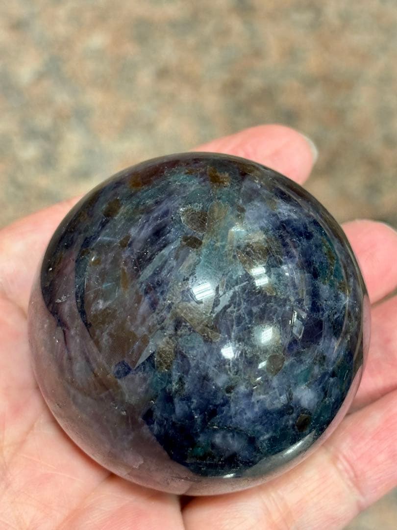 レアストーン　アイオライト&エメラルド&トルマリン&マイカ共生　スフィア5.65