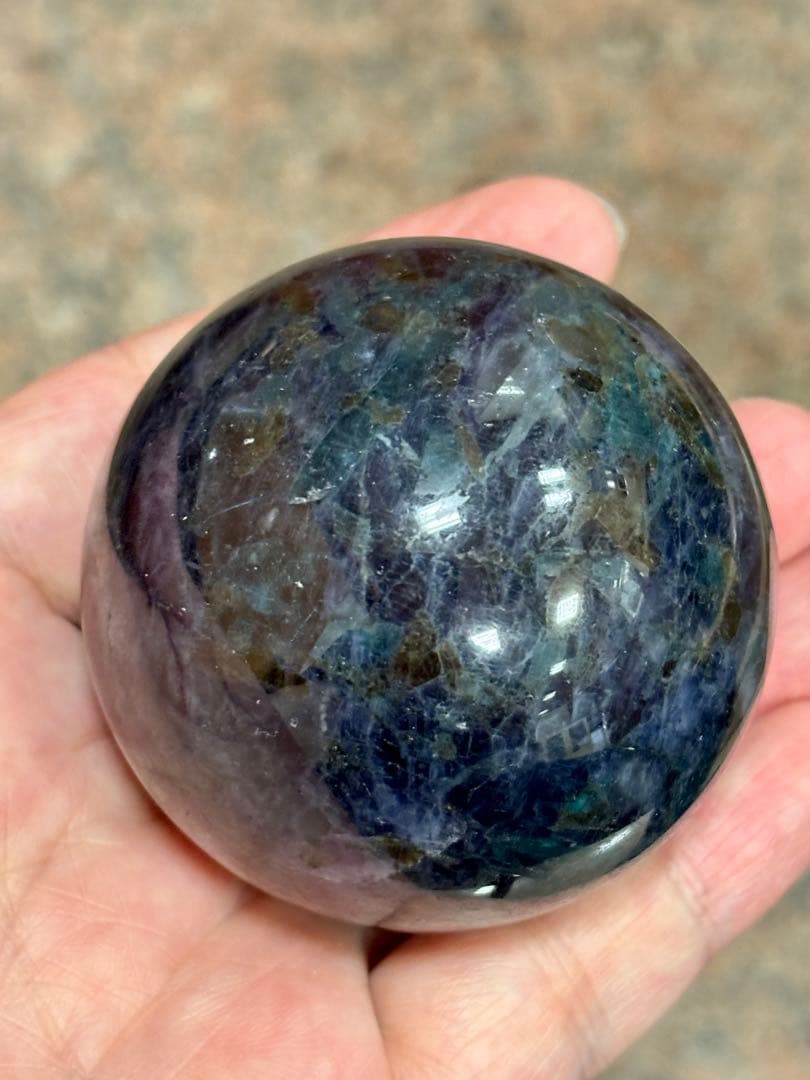 レアストーン　アイオライト&エメラルド&トルマリン&マイカ共生　スフィア5.65