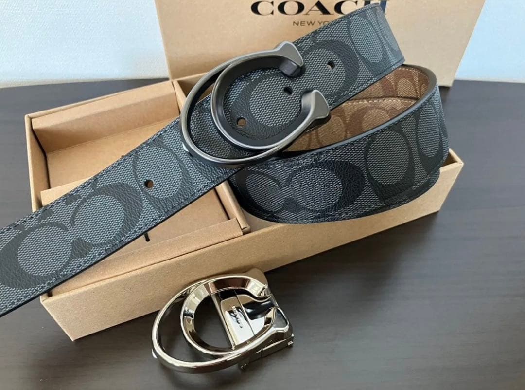 COACH リバーシブル Cロゴバックル付きベルト
