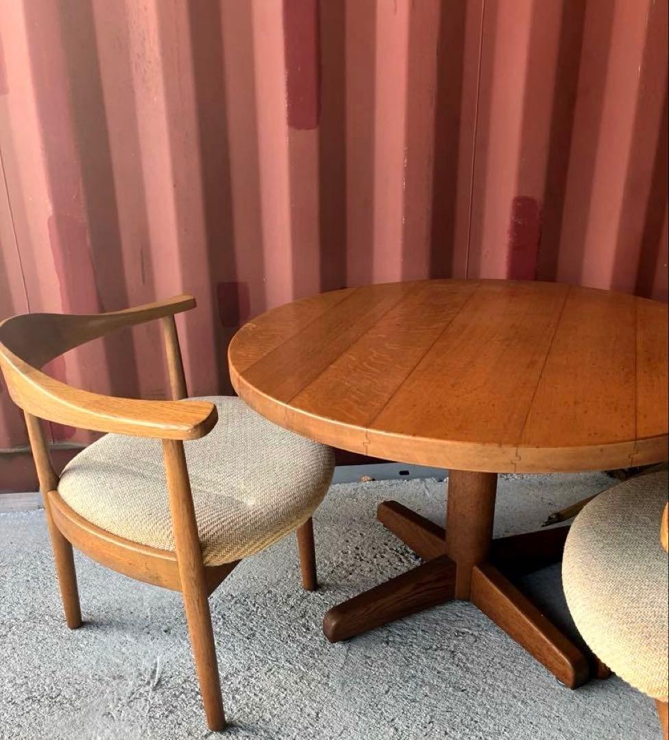 ヴィンテージ　無垢材ラウンドテーブル