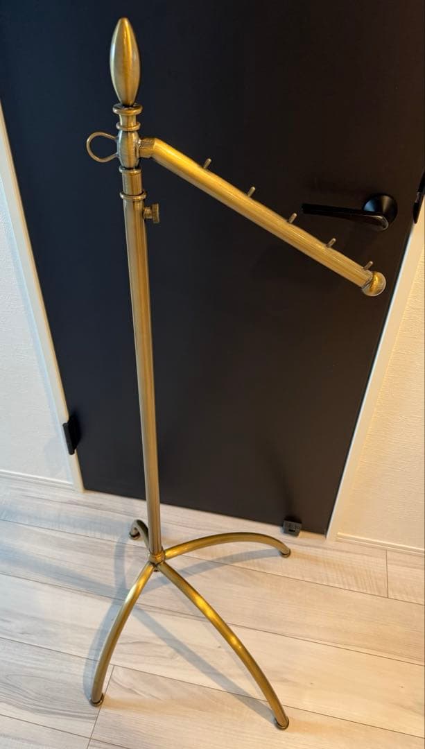 ハンガーラック　傾斜ハンガー　高さ可変　アンティークゴールド① 残りわずか