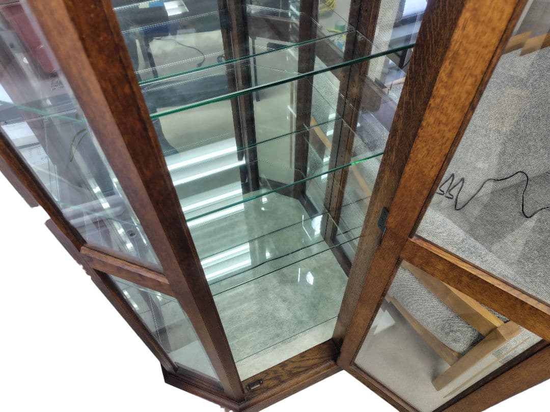 □ えぞ民族家具 飾り棚 北海道 旭川 蝦夷民芸 ガラスキャビネット