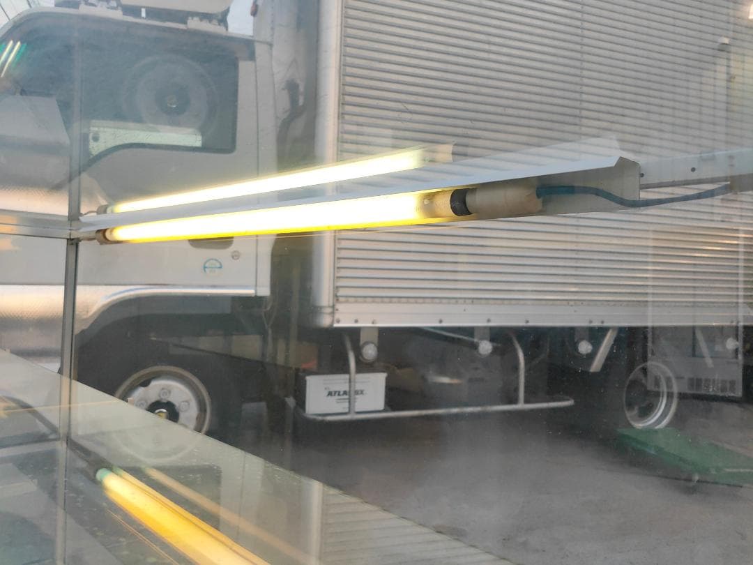 【引取限定】照明付き☆陳列用ガラスショーケース☆棚板2段高さ変更可能