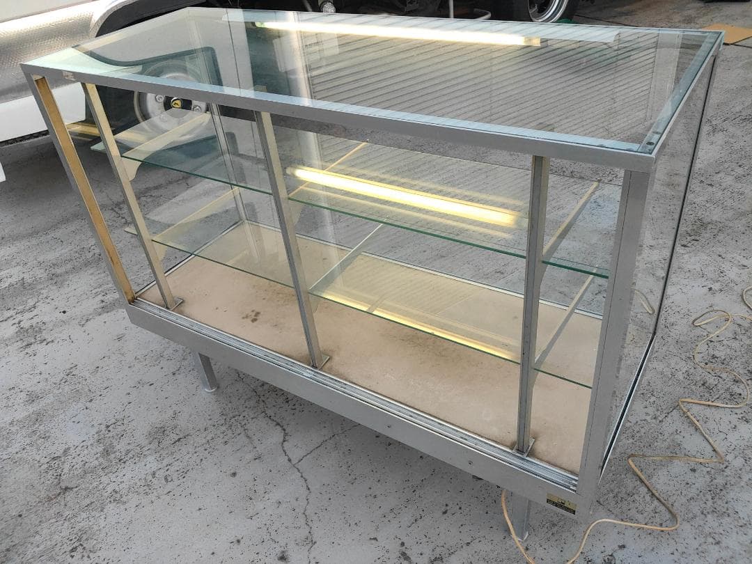 【引取限定】照明付き☆陳列用ガラスショーケース☆棚板2段高さ変更可能