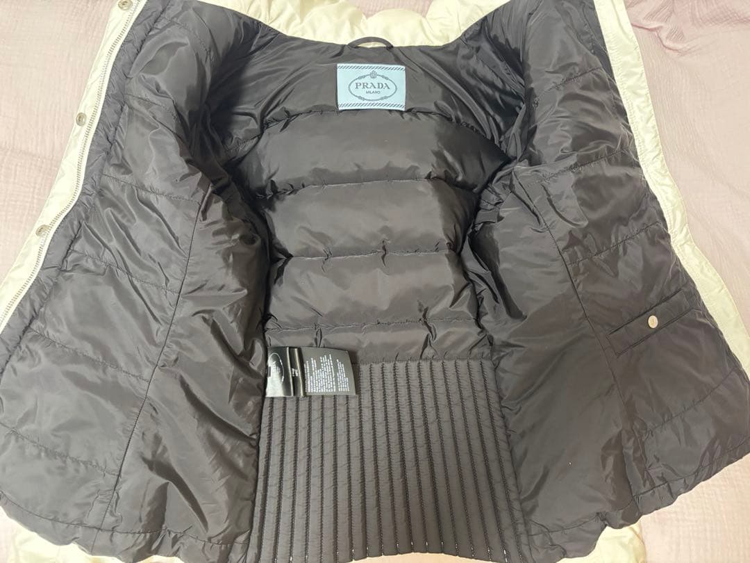 K*様 PRADA プラダ ダウンジャケット 三角プレート