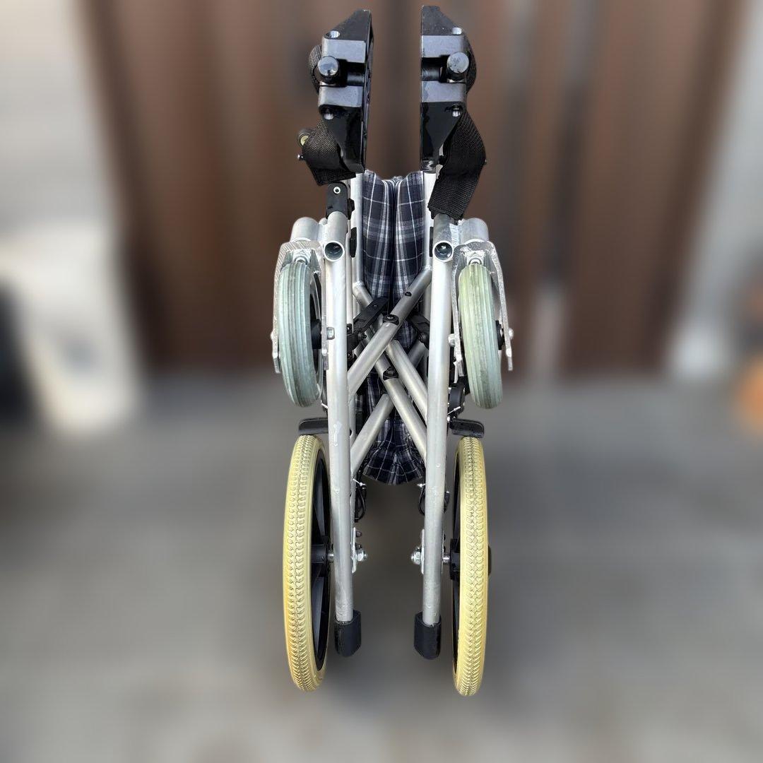 軽量アルミ製チェック柄車椅子　美品