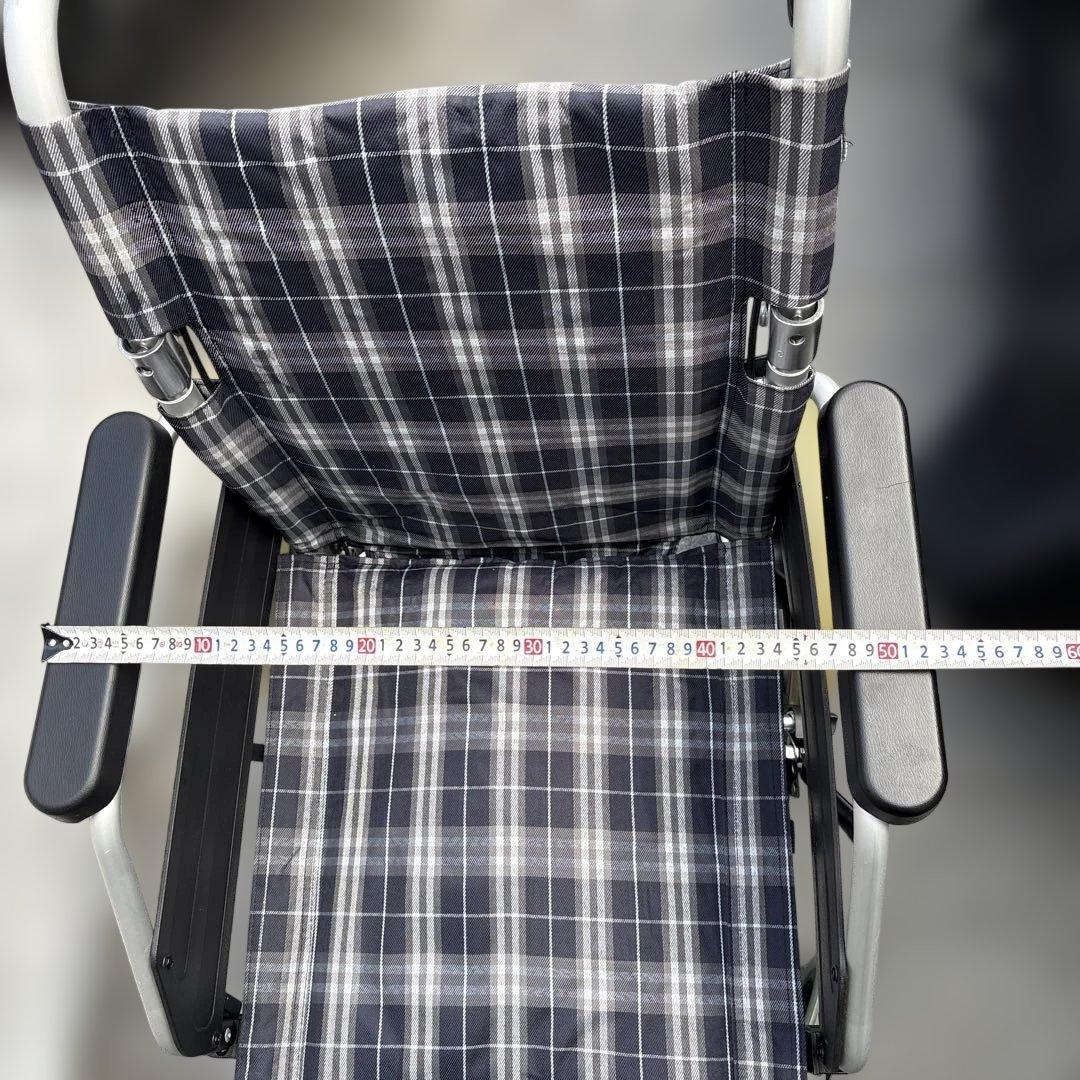 軽量アルミ製チェック柄車椅子　美品