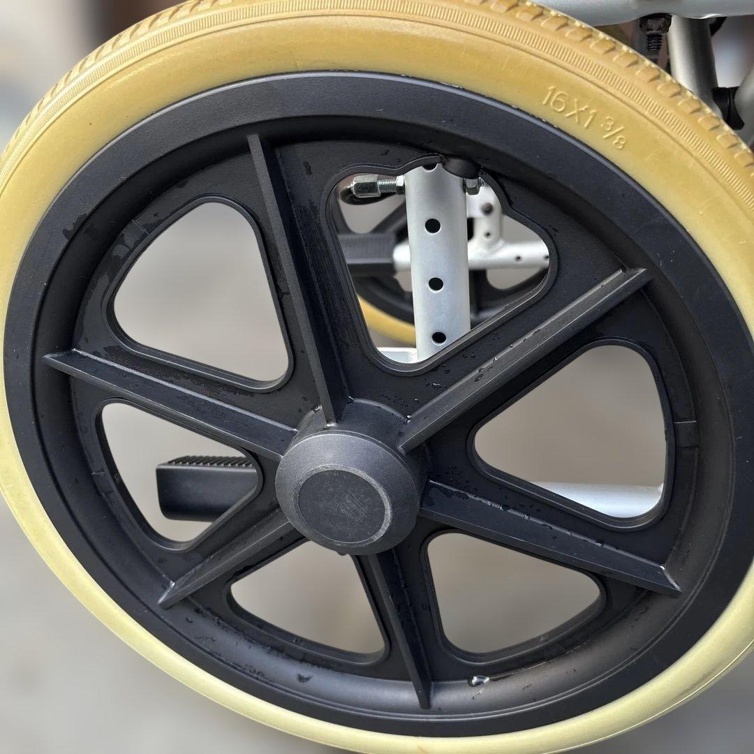 軽量アルミ製チェック柄車椅子　美品