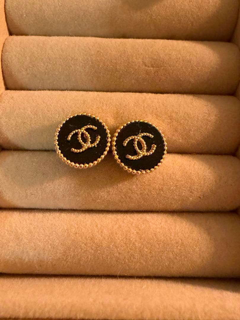 スタッドピアス