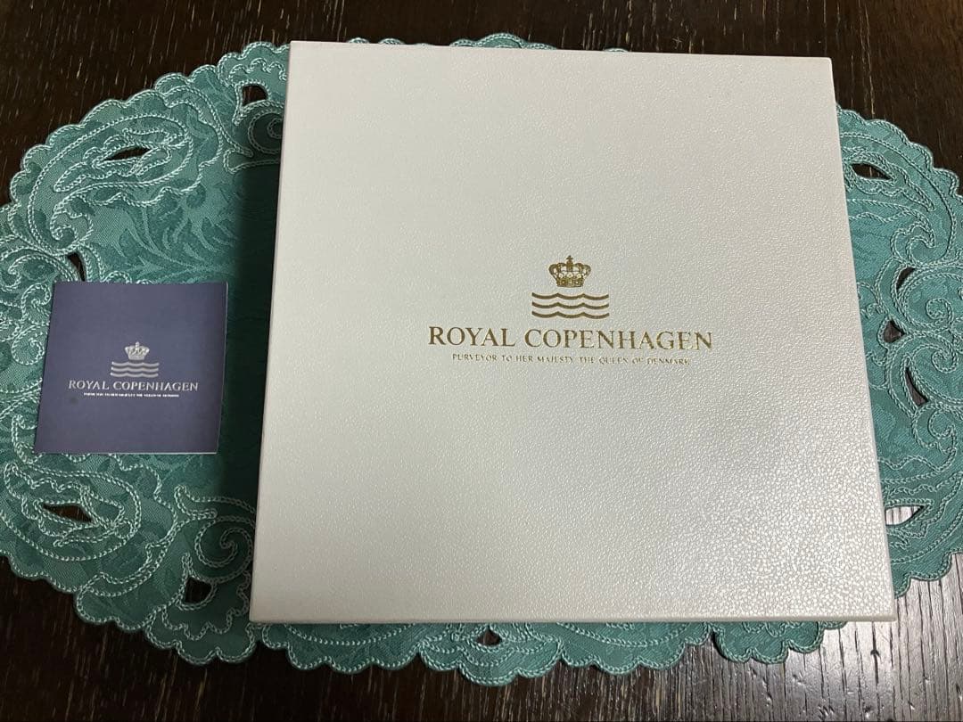 ロイヤルコペンハーゲン ブルーフルーテッドハーフ　リーフ型ディッシュ