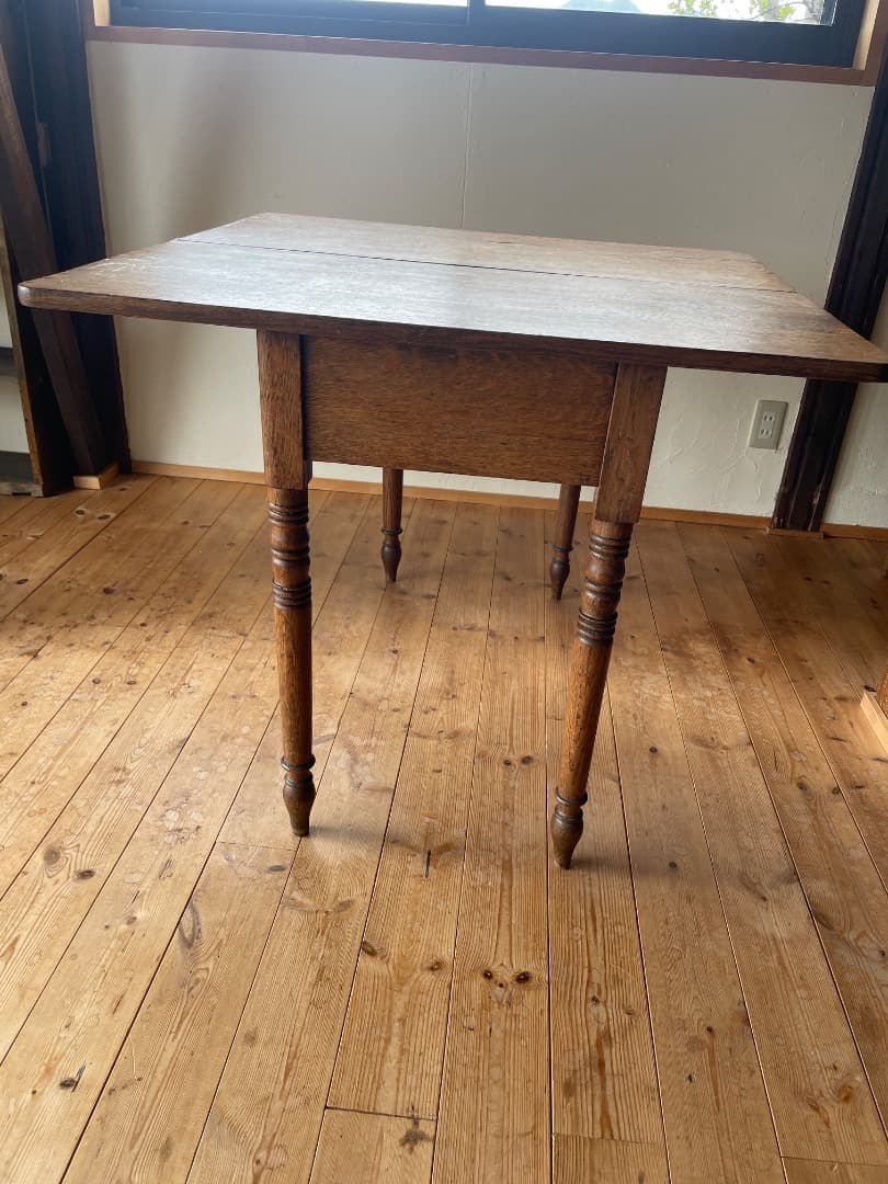 英国アンティーク木製テーブル(デスク)