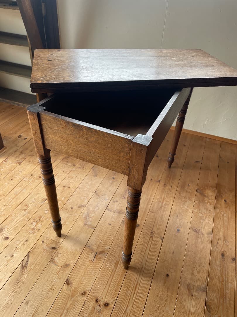 英国アンティーク木製テーブル(デスク)