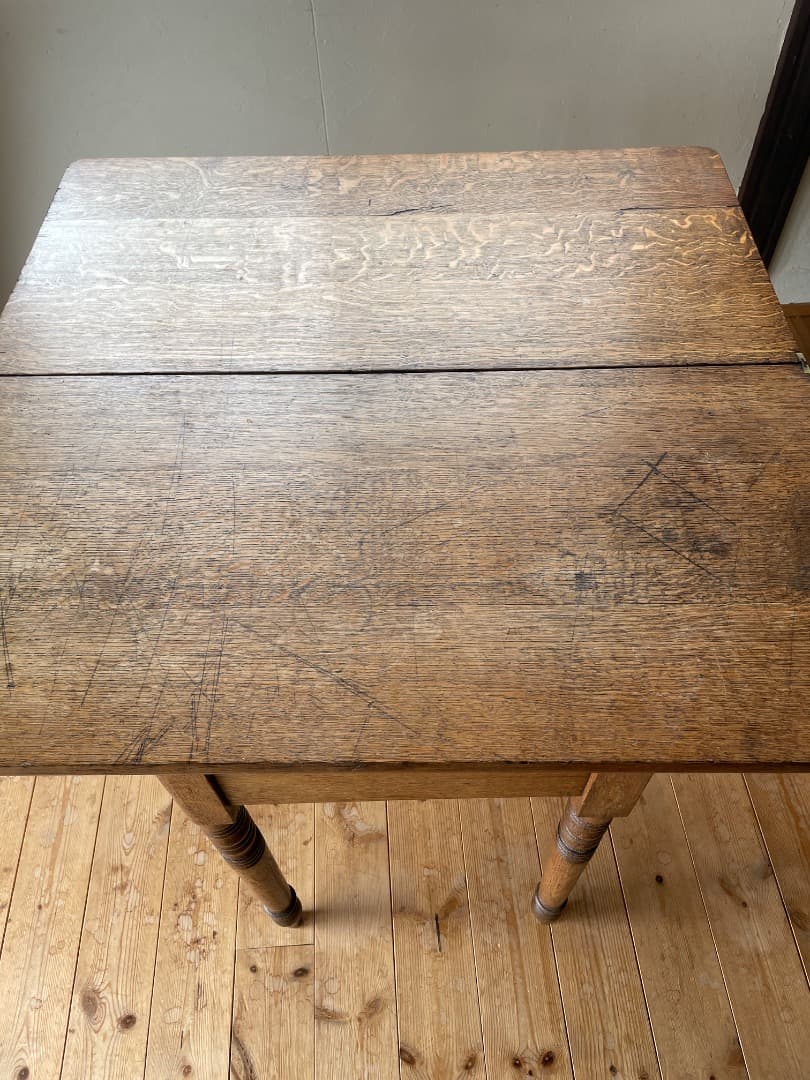 英国アンティーク木製テーブル(デスク)