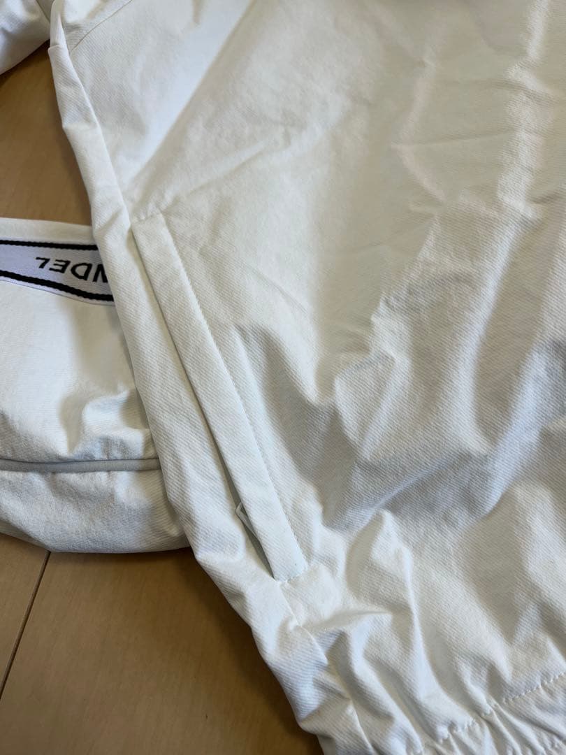 BANDEL フード付きホワイトジャケット