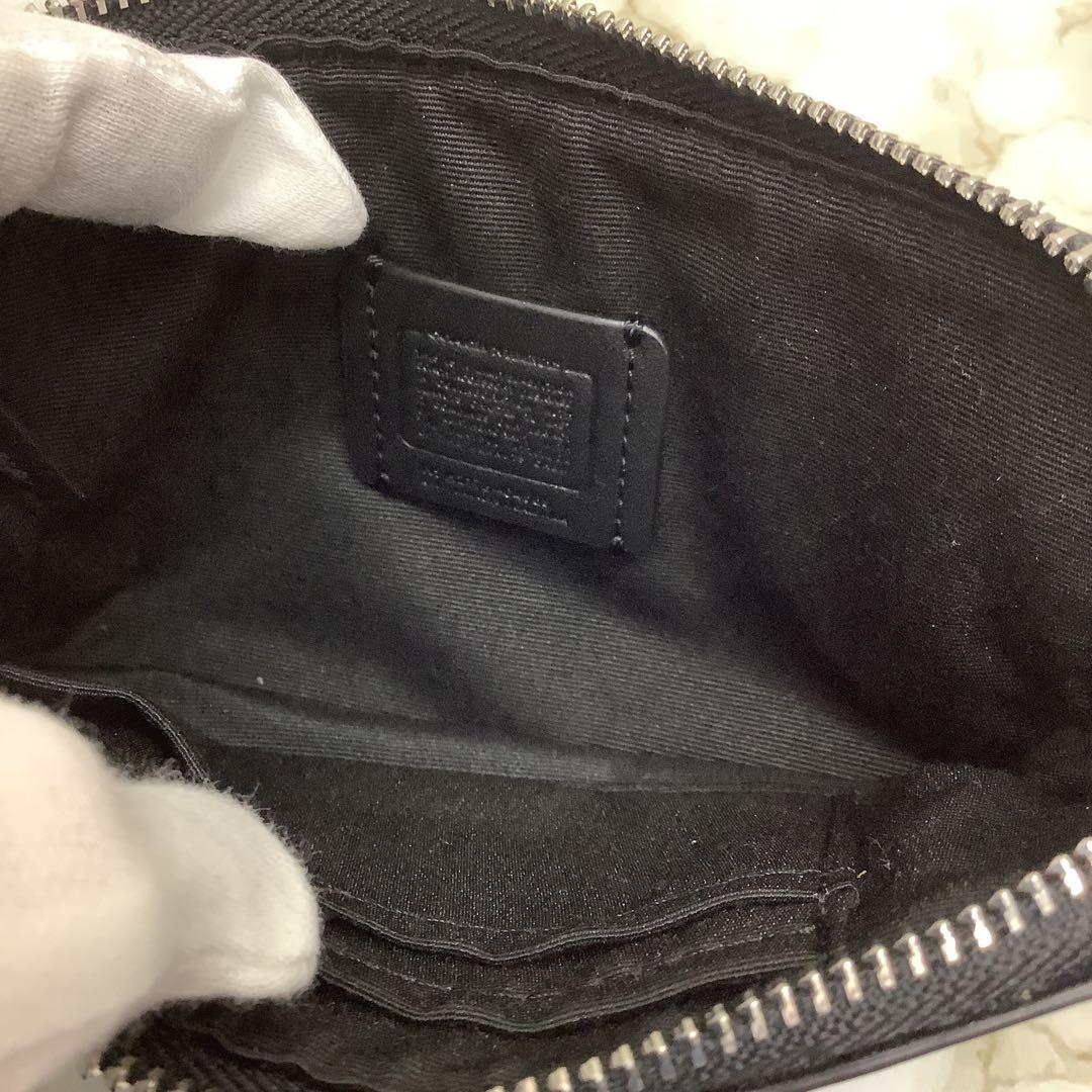 a*u様 新品　COACH コーチ　スヌーピー柄 ポーチ　古銭入れ　カードケース