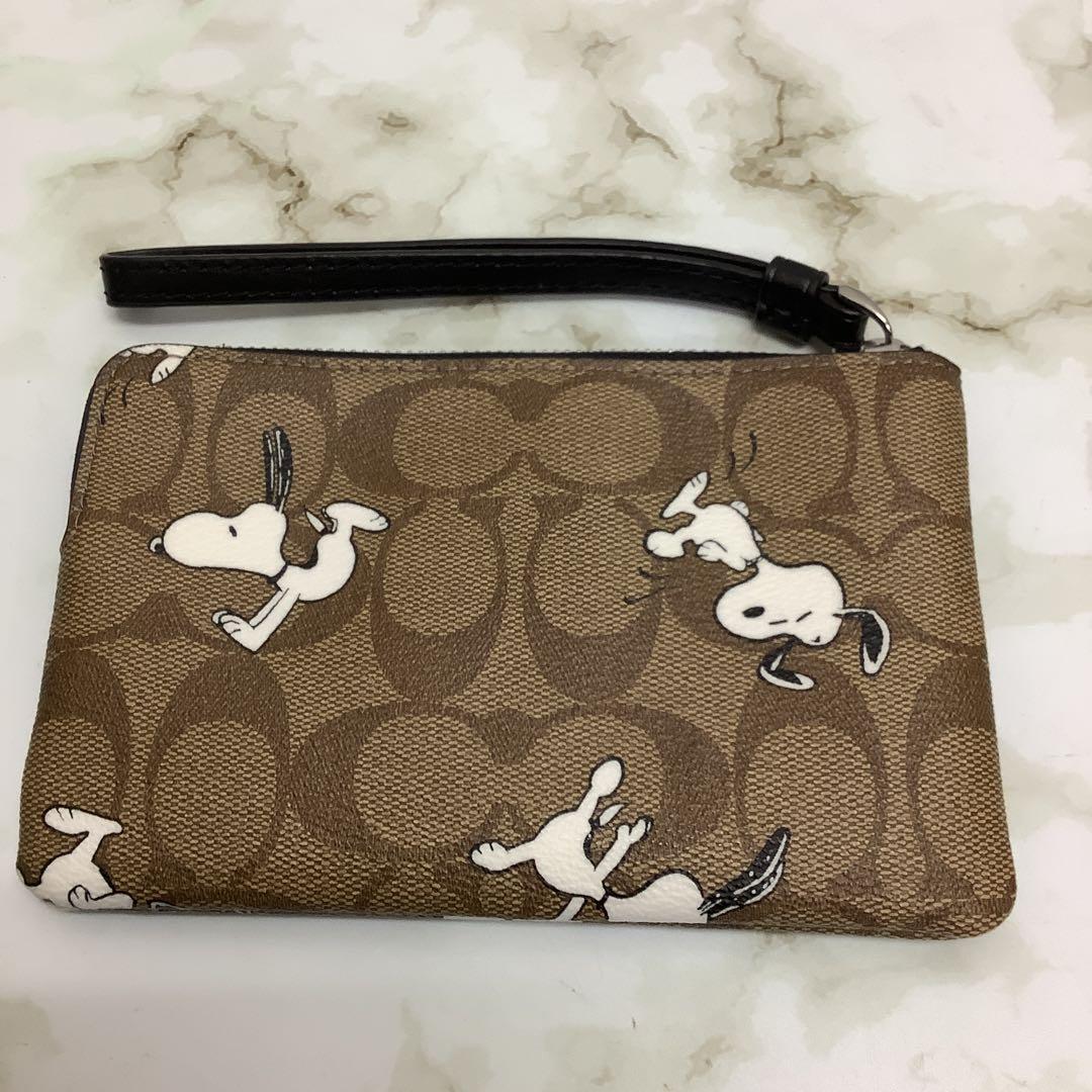 a*u様 新品　COACH コーチ　スヌーピー柄 ポーチ　古銭入れ　カードケース