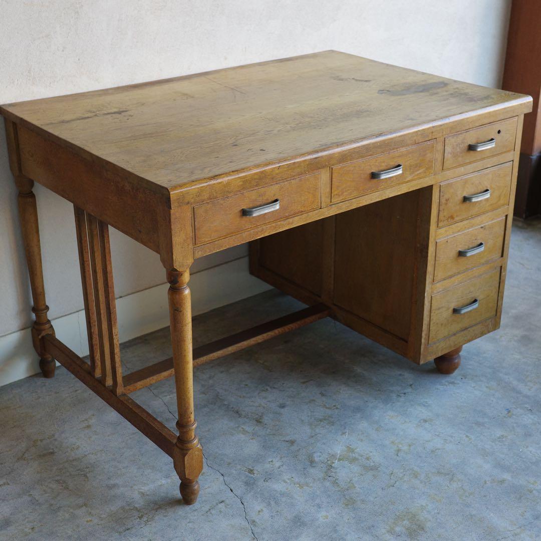 デスク　古いレトロな机　作業台　文机