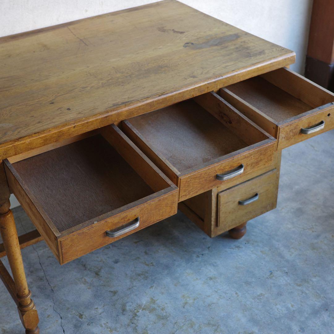 デスク　古いレトロな机　作業台　文机