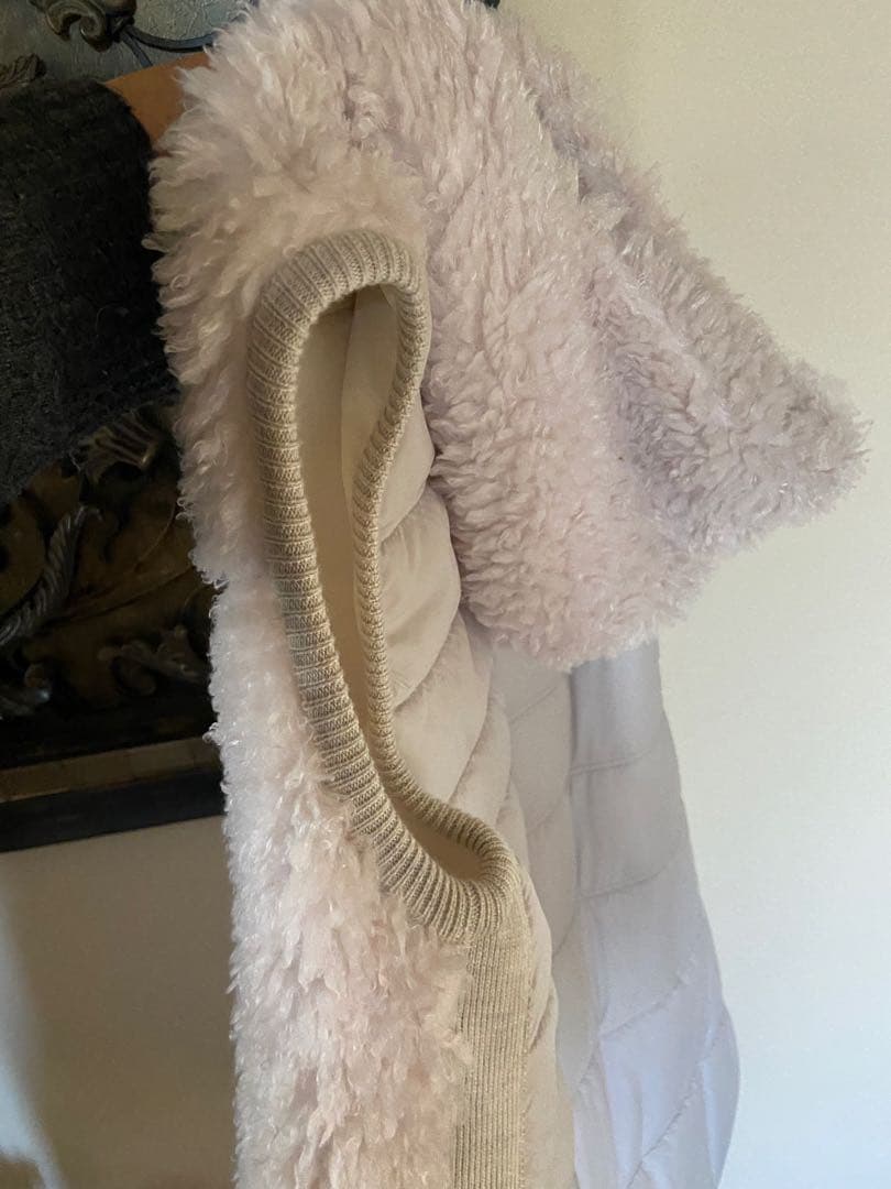 フード付き　ファーのジレ　ベスト　DAMAチュニック　ダーマコレクション