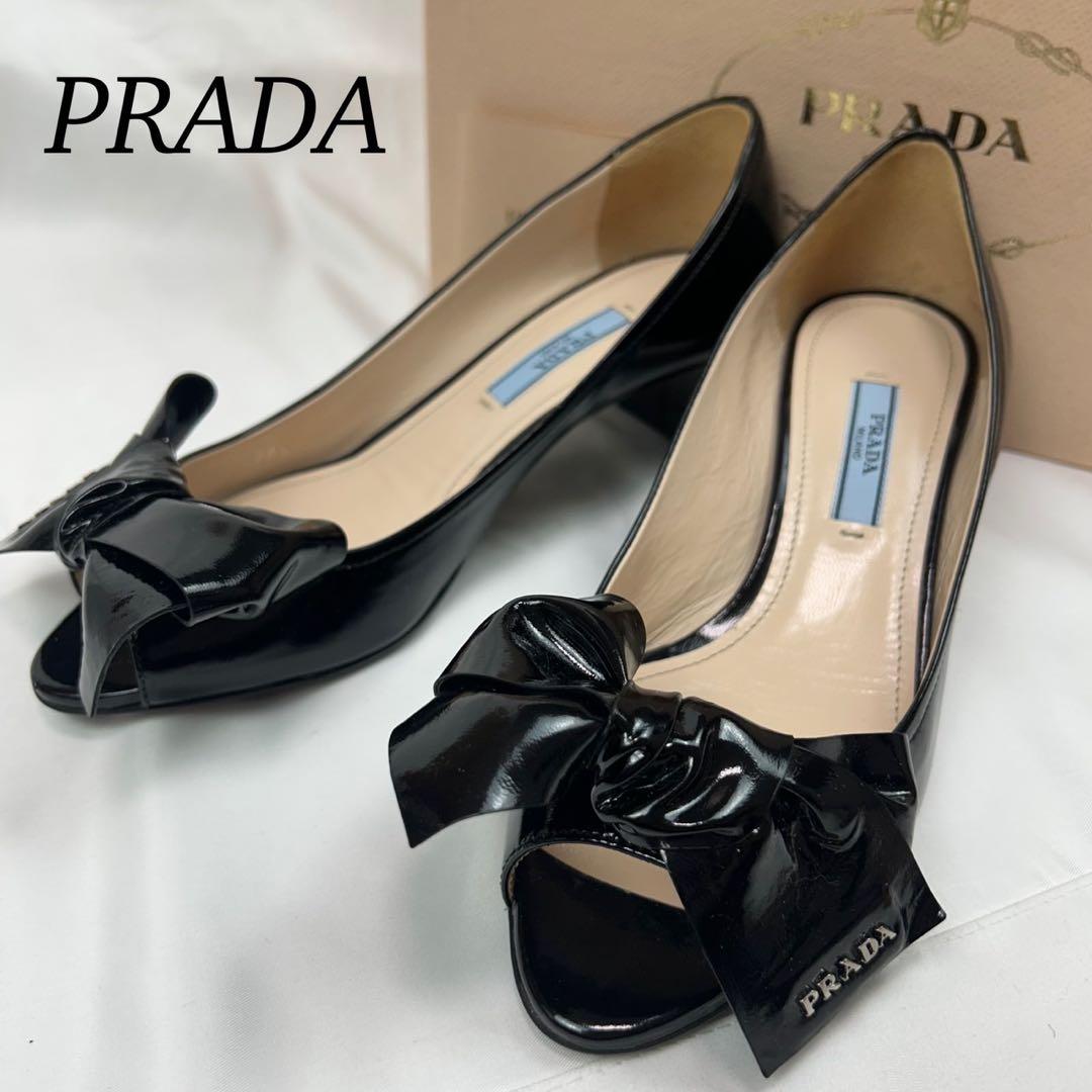 K784 美品 23.5cm プラダ ロゴ入り パンプス ブラック レディース