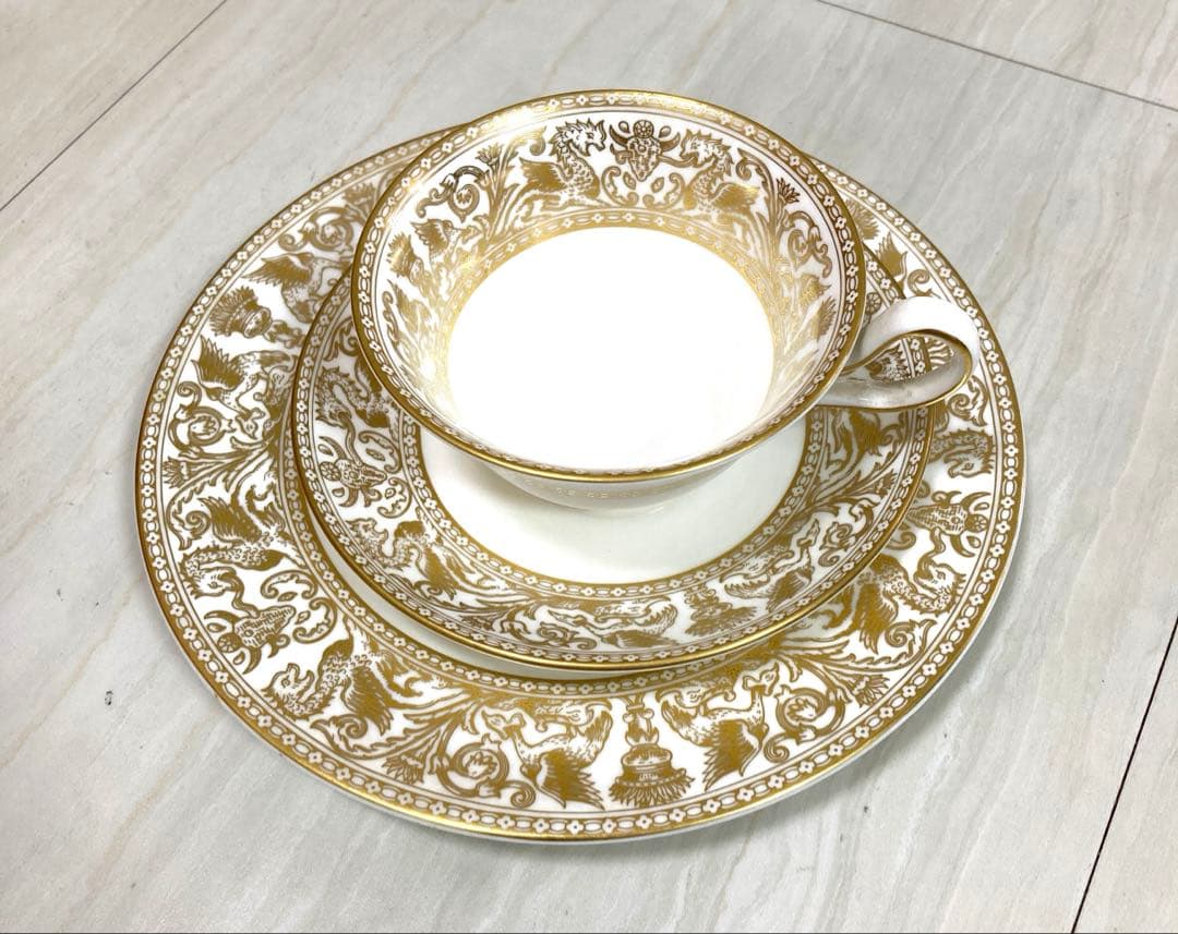 ウェッジウッド　フロレンティーンゴールド陶磁器3点食器セット　黒壺