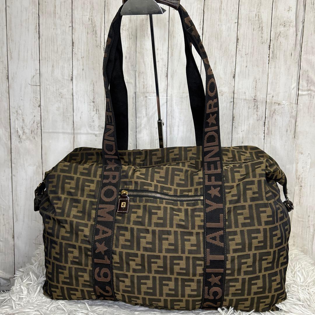 FENDI ズッカ　ボストンバッグ　ロゴ　ナイロン　大容量　トートバッグ