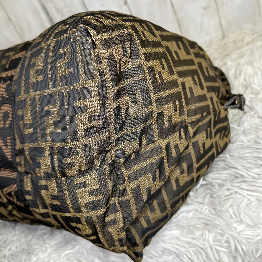 FENDI ズッカ　ボストンバッグ　ロゴ　ナイロン　大容量　トートバッグ