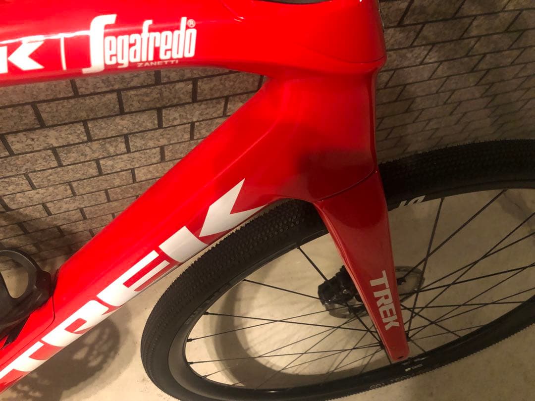 送料込TREK ドマーネSLRロードバイク 赤 DT SWISS ホイール