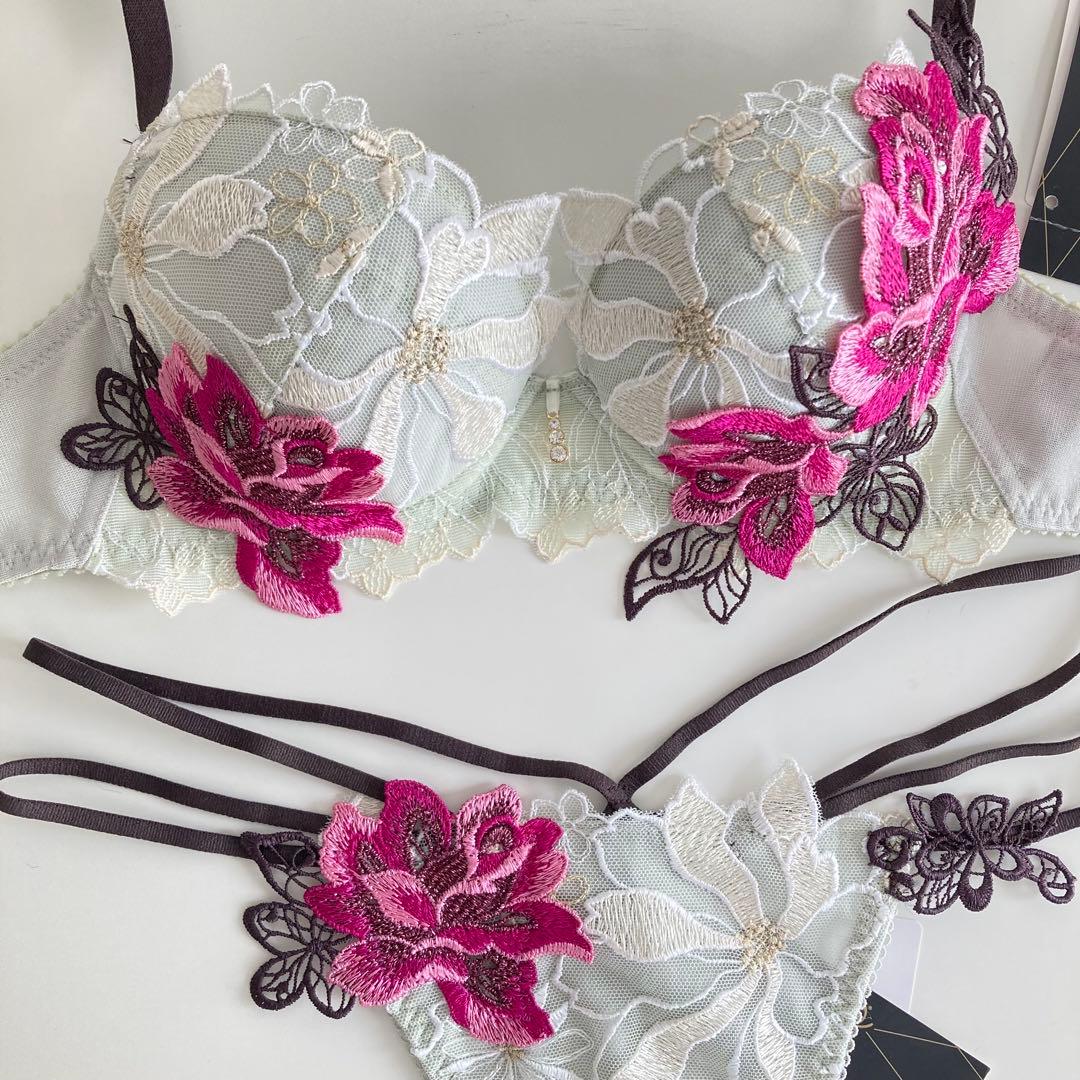 サルート　プラダを着た悪魔　C65/M　OV　96　P-upブラ　ソング　タンガ