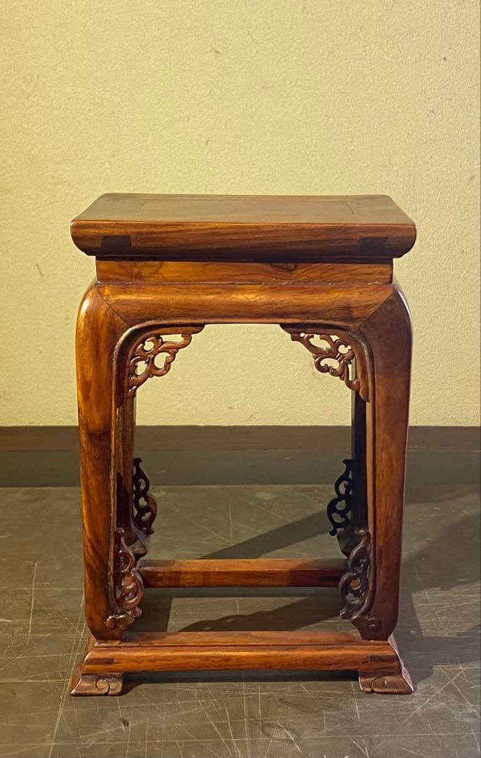 中国アンティーク　透かし彫り 飾り台・花台・香台　全高17cm ヴィンテージレア