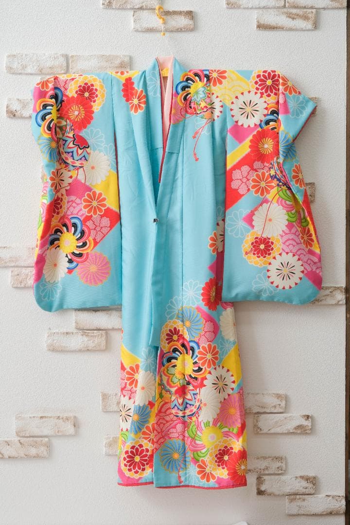７歳女の子　子供用着物 カラフル花柄 水色