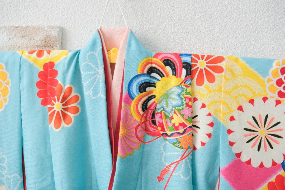 ７歳女の子　子供用着物 カラフル花柄 水色