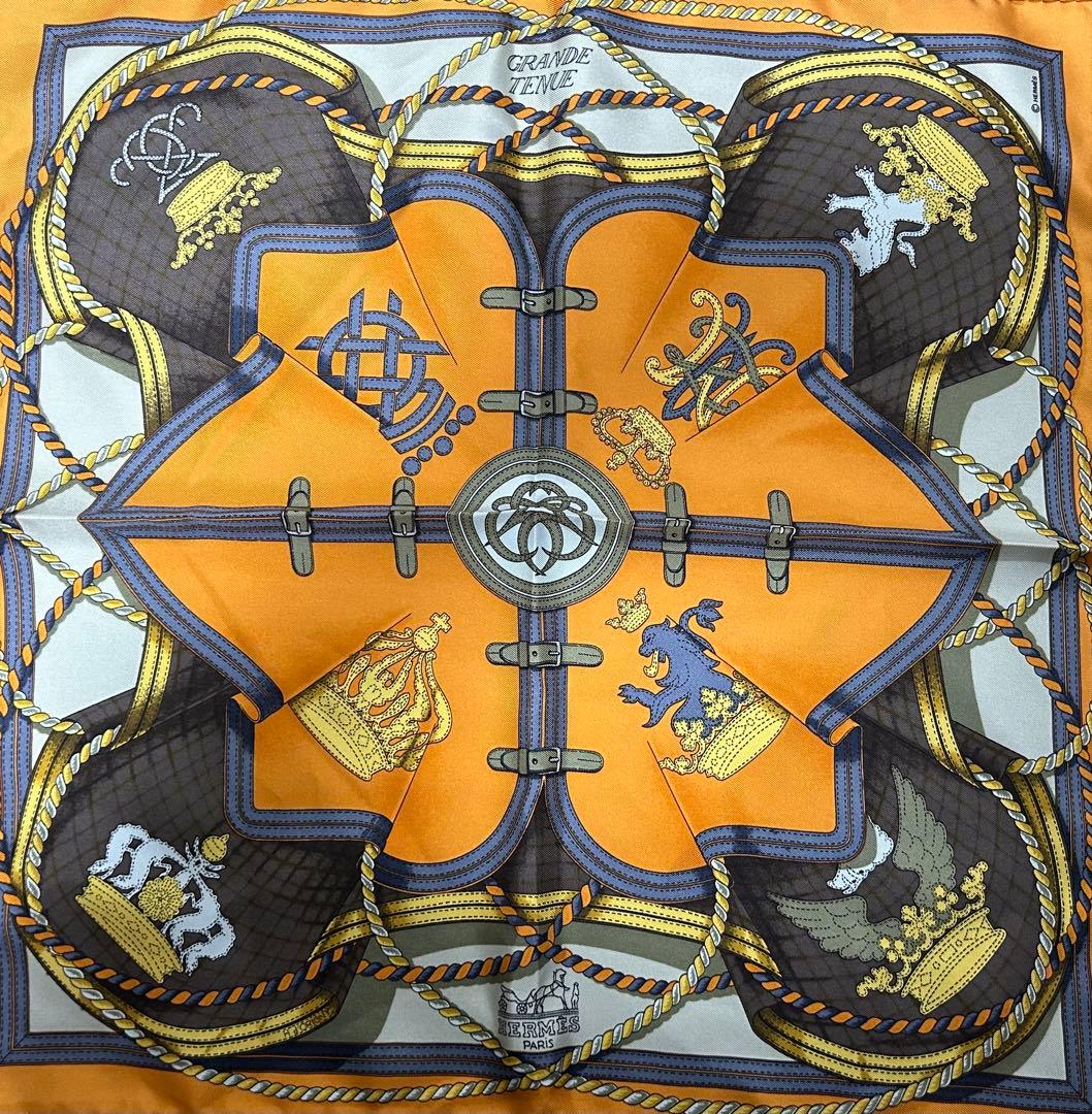 HERMES エルメス GRANDE TENUE プチカレ スカーフ