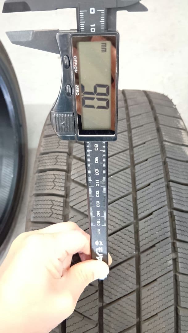 BRIDGESTONE 225/45R18 23年製　冬タイヤ　【No.①】