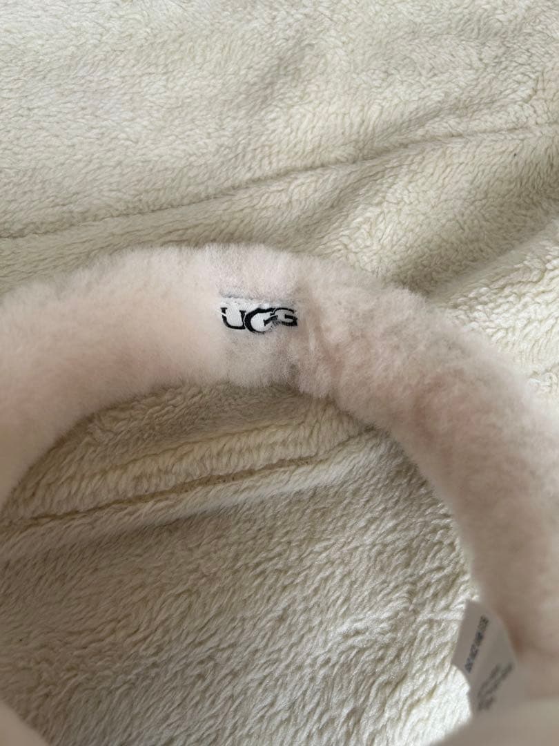 UGG シープスキン エンブロイダリー イヤーマフ Chestnut