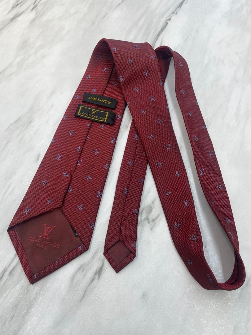 【極美品】ルイヴィトン ネクタイ 極美品 モノグラム 赤 高級感