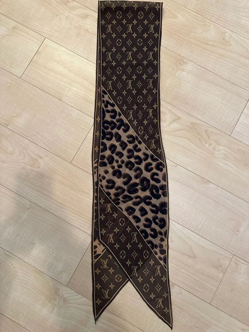 (アーニャ)Louis Vuitton レオパード柄 スカーフ