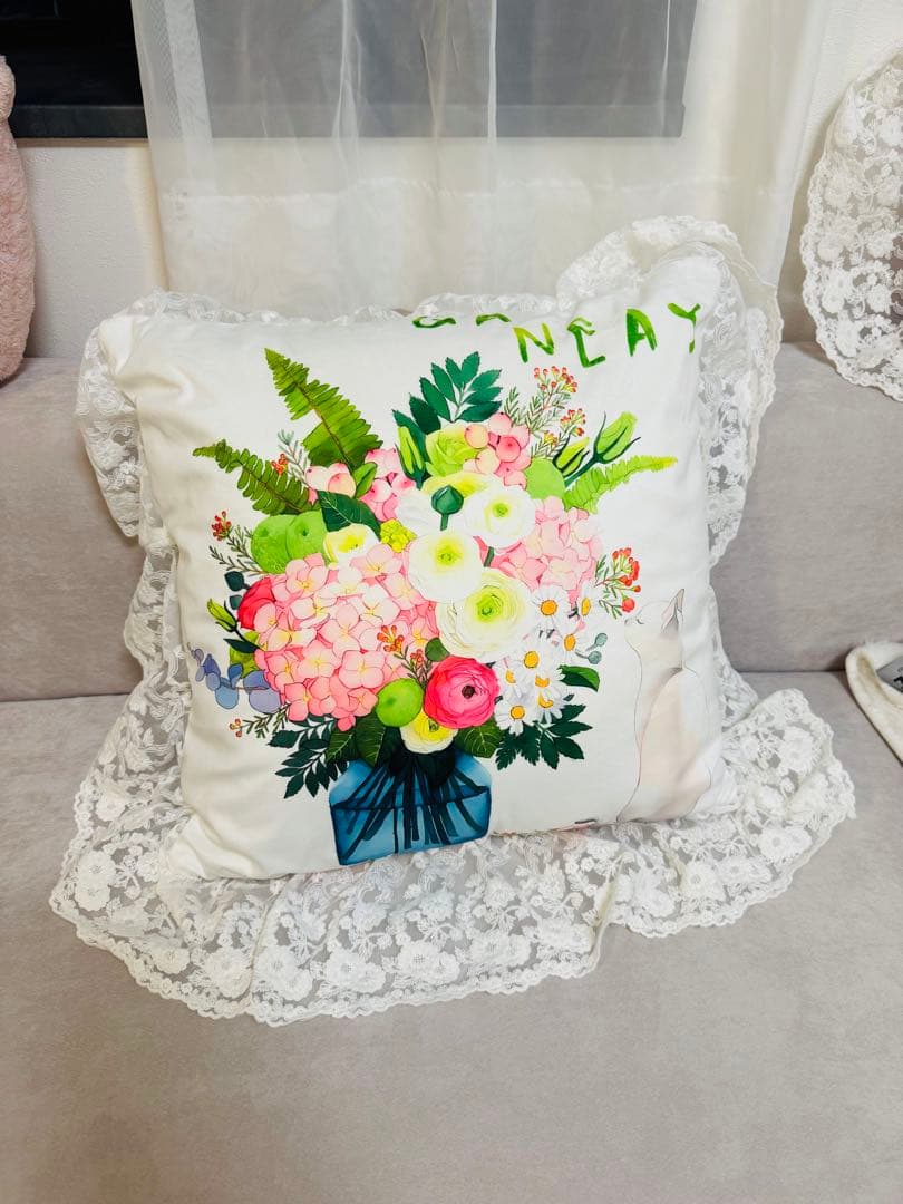 新品　フラワーブーケ×猫柄 フリル付きクッション 50cm