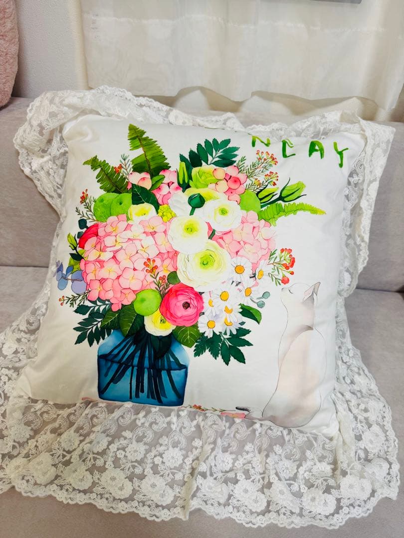 新品　フラワーブーケ×猫柄 フリル付きクッション 50cm