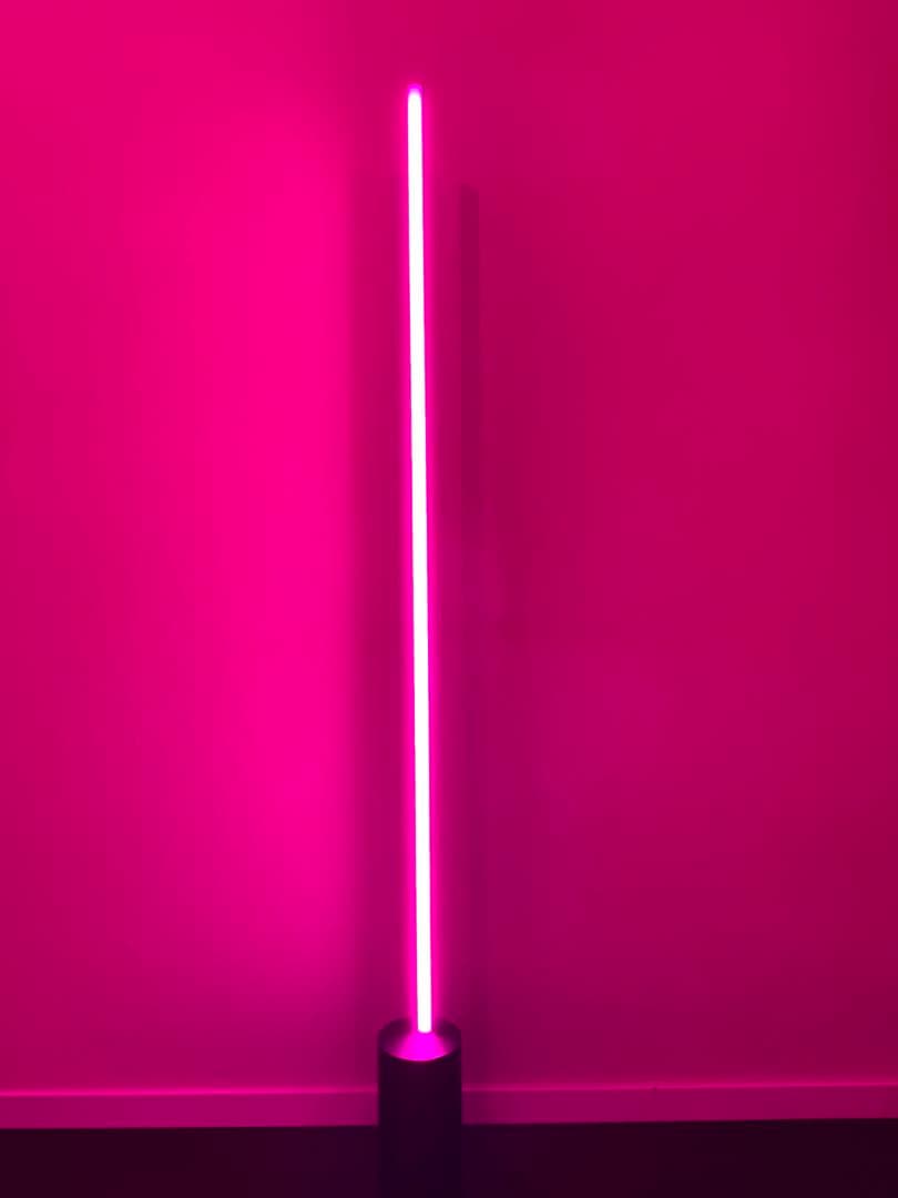 Philips Hue シグネ グラデーションフロアライト PHSIFLB