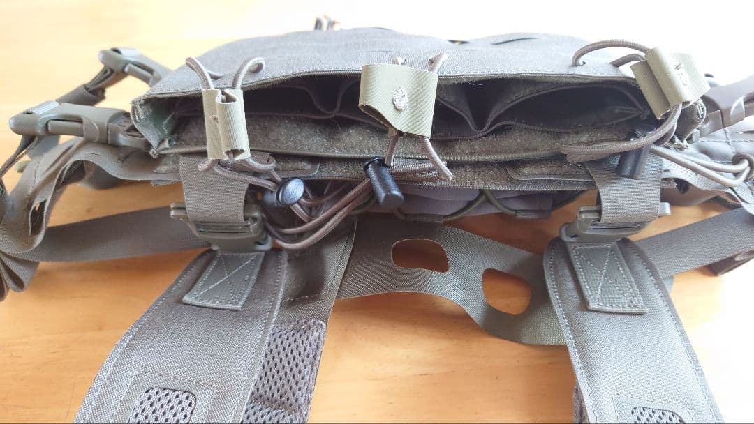 タスマニアンタイガー スモールコンビリグ IRR ストーングレーオリーブ