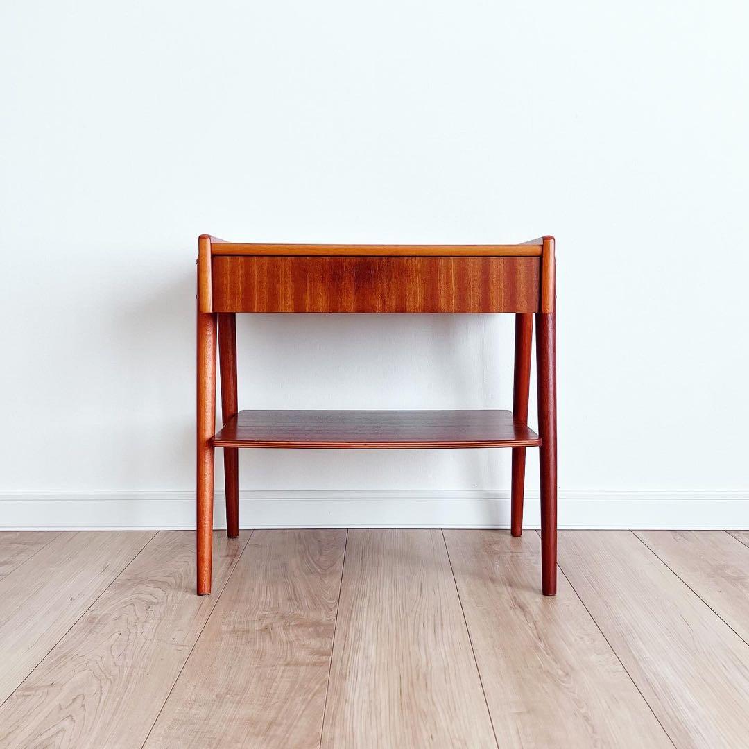 ベッドサイドテーブル　北欧ビンテージ　スウェーデン　スモールチェスト　蚤の市