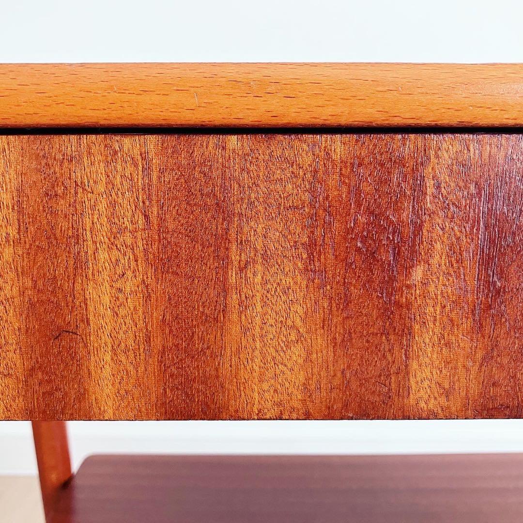 ベッドサイドテーブル　北欧ビンテージ　スウェーデン　スモールチェスト　蚤の市